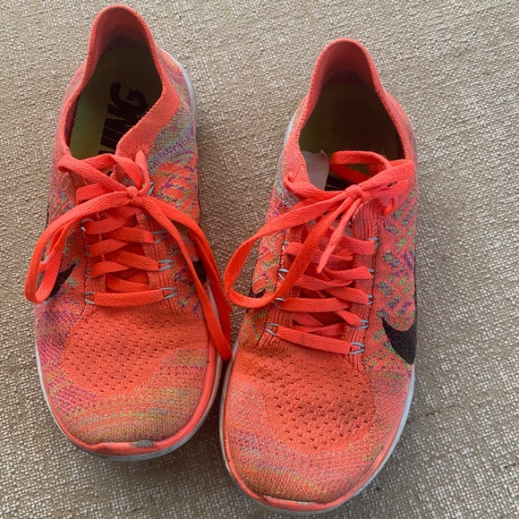 Nike hot pink flex sneakers 7 - Picture 4 of 6